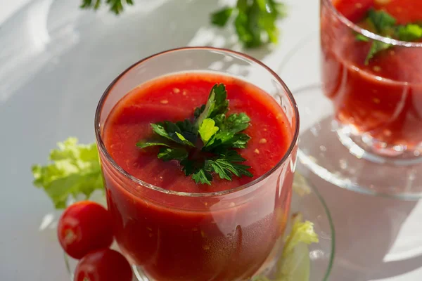 Suco Tomate Fresco Com Tomates Verduras — Fotografia de Stock