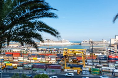 Kargo liman Barcelona, İspanya - 16 Mayıs 2018.