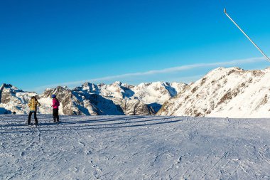 Ischgl, Avusturya Kayak Resort'ta akşam Alp Dağları Panoraması.