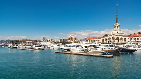 Panorama of the port with yachts in Sochi, Russia - March 30, 2019. — Stock Photo, Image