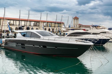 Soçi limanında Yatlar, Rusya.