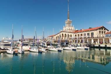 Soçi 'de Yatlar ile Liman Panoraması, Rusya-30 Mart, 2019.