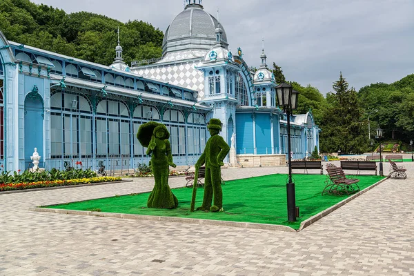 Galería Pushkin en el parque del complejo en la ciudad de Zheleznovodsk, Rusia . — Foto de Stock
