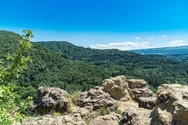 Horské rudé slunce V národním parku Kislovodsk, Kislovodsk, Rusko. — Stock fotografie