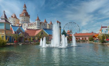 Sochi Park 'taki Çeşme, Adler, Rusya - 26 Mart 2020.