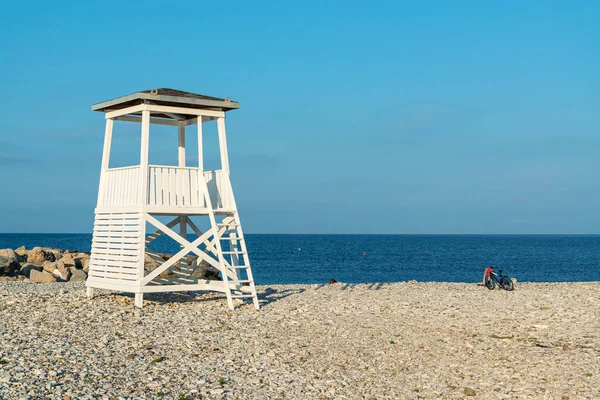 海滩上的救生塔 — 图库照片