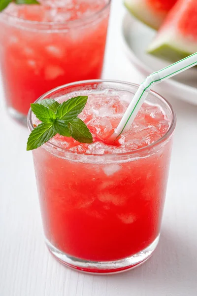 Zomer Koude Drank Met Watermeloen Munt Een Houten Achtergrond — Stockfoto