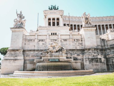 Ayrıntılar, Piazza Venezia, İtalya Il Vittoriano'ya çeşme. Onun Roma, İtalya, hangi çeşitli noktalarına kesiştiği merkezi hub