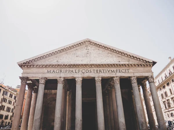 Pantheon basilica in centre of Rome, Italy. Its a former Roman temple, now a church — Stock Photo, Image