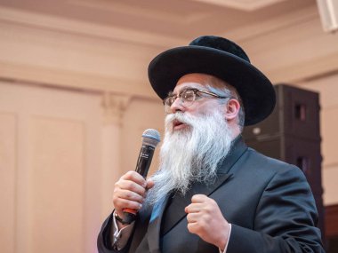 Jakov Dov Blajch, Kiev ve Ukrayna, Başkan Rabbi Odessa'daki basın toplantısında konuşma tutmak. Mayıs 2018, Odessa, Ukrayna