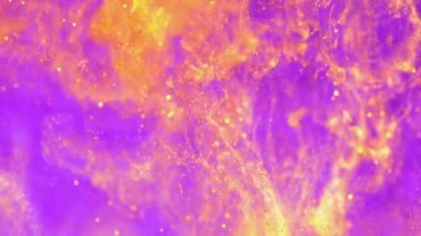 Su üzerinde pembe altın mürekkeple. Glitter boya soyut bulut formasyonları oluşturma tepki. Sparkles violet parlayan. Geçişler, modern projeler, sanat arka planları eklendi olarak kullanılabilir