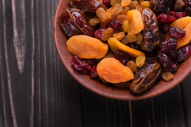 Kil kasede kurutulmuş meyve karışımı. sağlıklı gıda geçmişi
