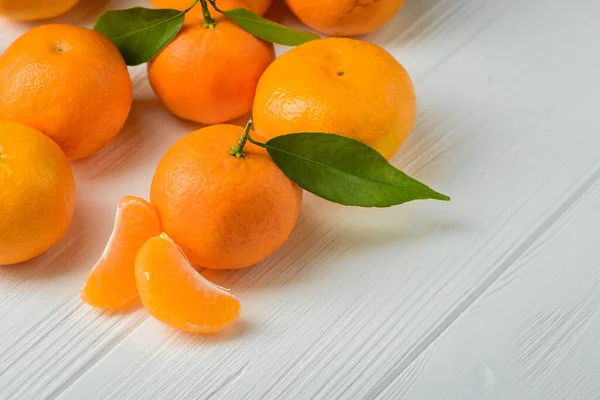 Juicy Fresh Tangerine White Wood Table — Stock Photo, Image
