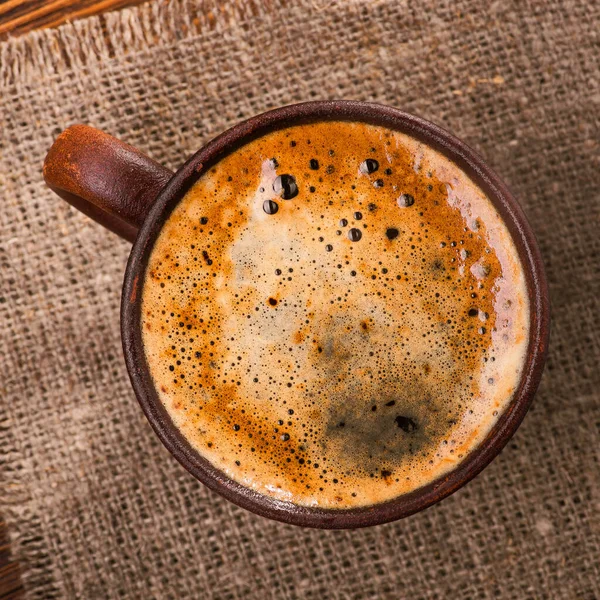 Primo Piano Gustosa Tazza Caffè Sul Tavolo Legno — Foto Stock