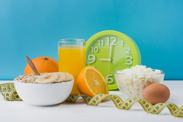 Zdrowej Właściwej Żywności Słodkie Śniadanie Koncepcja Diety Płatki Owsiane Sok — Zdjęcie stockowe