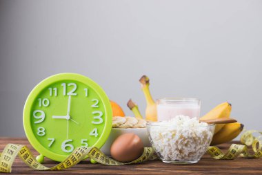 Sağlıklı ve düzgün yiyecekler. Güzel kahvaltı. diyet kavramı.