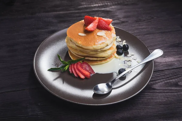 Tasty Pancake Strawberries Table — Stock Photo, Image