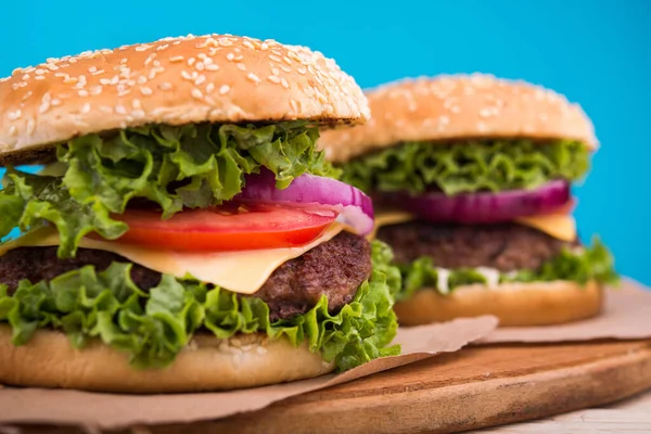 Hambúrguer Grande Com Carne Fundo Fastfood — Fotografia de Stock