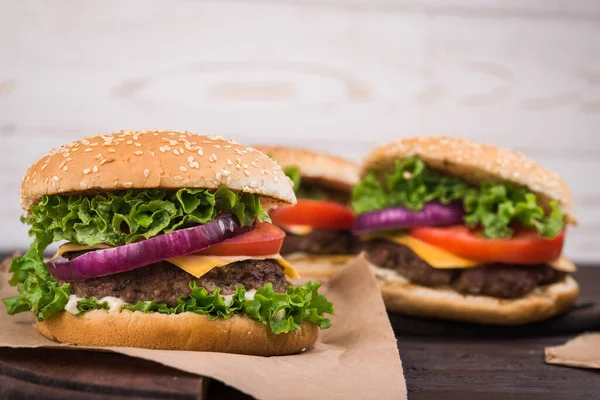 Hambúrguer Grande Com Carne Fundo Fastfood — Fotografia de Stock