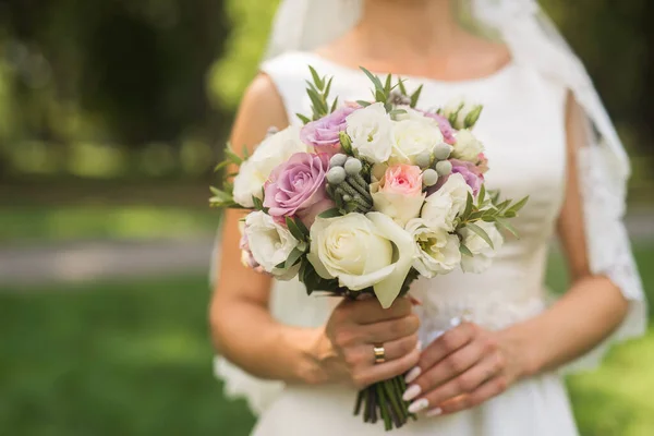 Closeup Photo Bride Holding Flower Bouquet Wedding Decoration Background — Stock Photo, Image