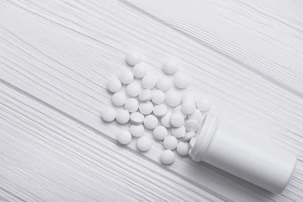 Pílulas Medicinais Mesa Branca Formação Farmácia — Fotografia de Stock