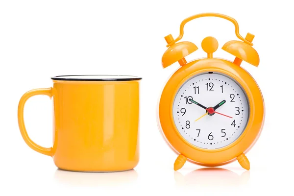 Tijd Voor Een Koffiepauze Oranje Beker Wekker Geïsoleerd Witte Achtergrond — Stockfoto