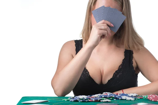 Sexy Blonde Vrouw Spelen Poker Spel Aan Tafel Geïsoleerd Een — Stockfoto