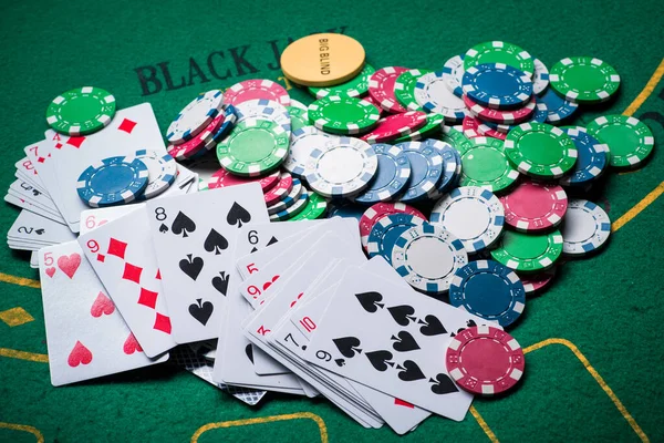 Mesa Poker Casino Com Fichas Cartões Jogo Por Dinheiro — Fotografia de Stock