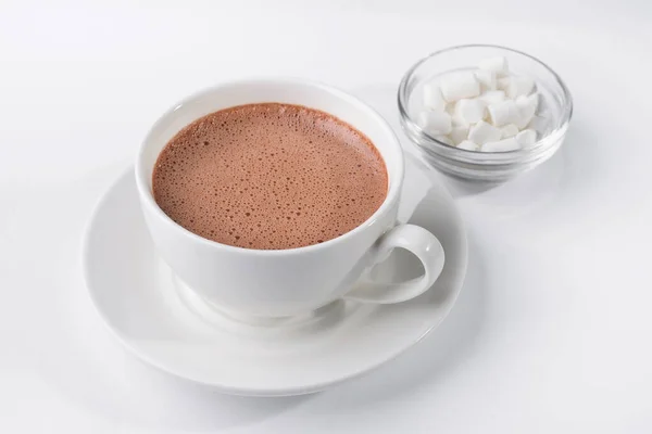 Copo Café Branco Com Sobremesa Marshmallow Doce Isolado Fundo Branco — Fotografia de Stock