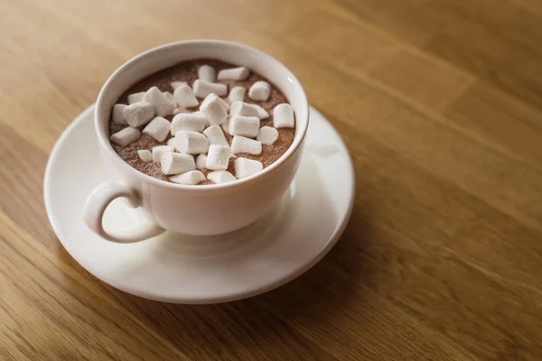 Taza Café Blanco Con Dulce Malvavisco Postre Una Mesa Madera — Foto de Stock