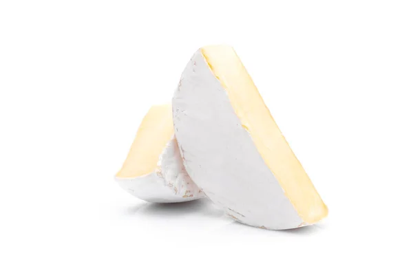 Verse Camembert Kaas Geïsoleerd Witte Achtergrond — Stockfoto