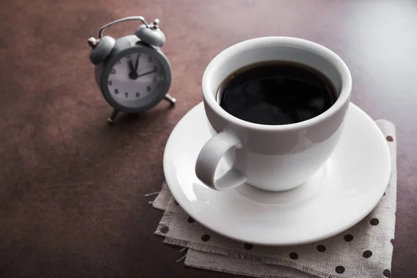Kopje Koffie Met Wekker Tafel Kantoor Break Concept — Stockfoto