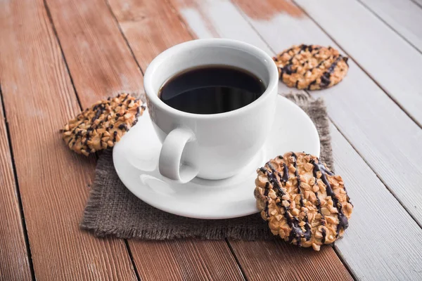 Morgens Kaffeetasse Mit Schokokeksen Auf Einem Holztisch — Stockfoto