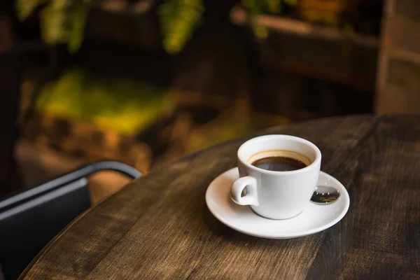 Tazza Caffè Sul Tavolo Caffetteria Bevanda Fresca Sfondo Mattina — Foto Stock