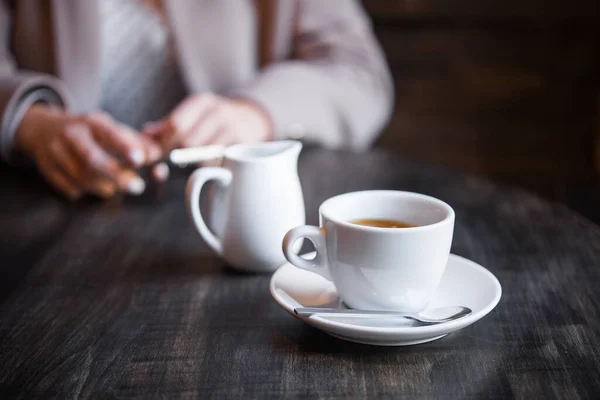 Xícara Café Mesa Cafetaria Bebida Fresca Desde Fundo Manhã — Fotografia de Stock