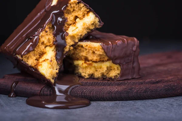 Gustoso Cupcake Cioccolato Tavolo Nero — Foto Stock