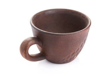 Beyaz arka planda izole edilmiş boş kahve fincanı