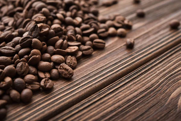 Primo Piano Chicchi Caffè Naturali Tavolo Legno — Foto Stock