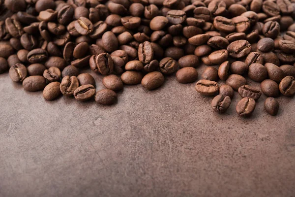 Primer Plano Granos Café Naturales Una Mesa Madera — Foto de Stock