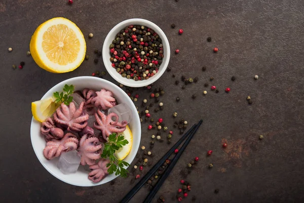 Limonlu Maydanozlu Ahtapot Turşusu Lezzetli Egzotik Yemekler Üst Görünüm — Stok fotoğraf