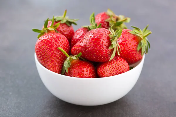 Fresh Red Strawberry Bowl Table Yammy Summer Dessert — Stock Photo, Image