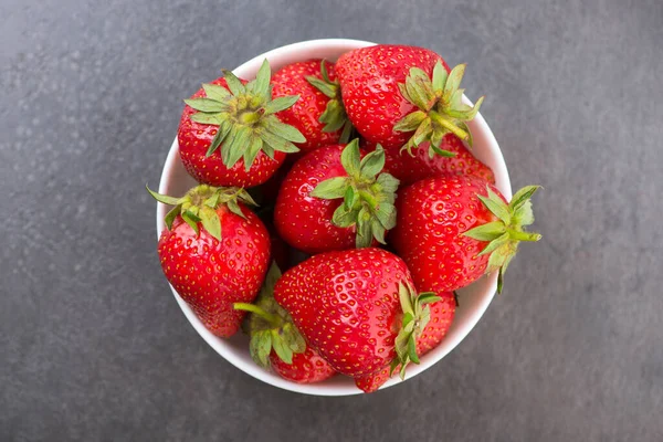 Fresh Red Strawberry Bowl Table Yammy Summer Dessert Top View — Stock Photo, Image