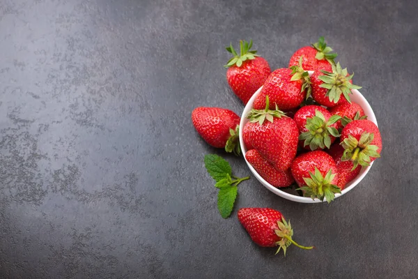 Fresh Red Strawberry Bowl Table Yammy Summer Dessert Top View — Stock Photo, Image