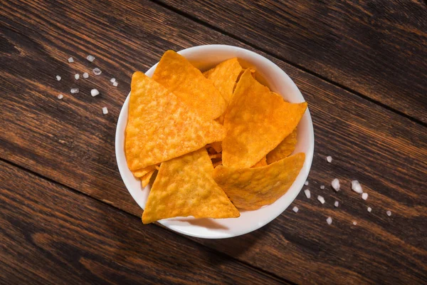 Mexikanische Nacho Chips Einer Schüssel Auf Einem Holztisch — Stockfoto