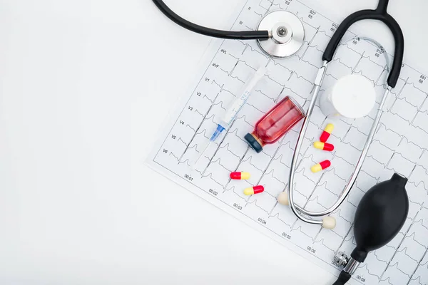 Szív Átfogó Kezelése Injekciókkal Kapszula Tablettákkal Zívroham Vagy Szívritmuszavar Diagnózisa — Stock Fotó
