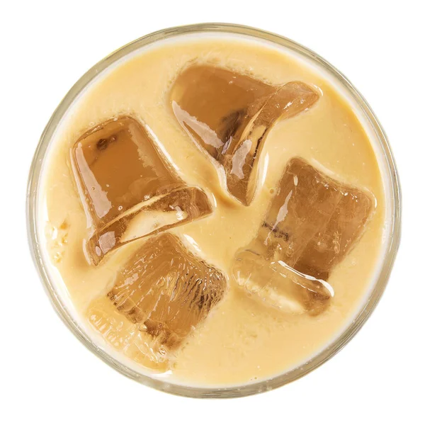 Beyaz arka planda izole edilmiş bardaktaki taze kahve buzu. en üstteki görünüm