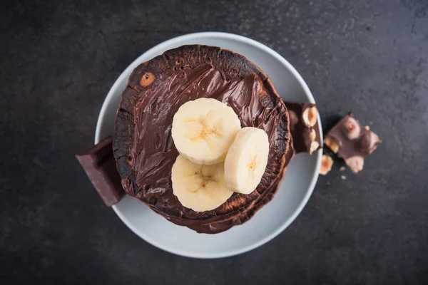 Frittella Cioccolato Dolce Con Banana Uno Sfondo Pietra Colazione Alto — Foto Stock