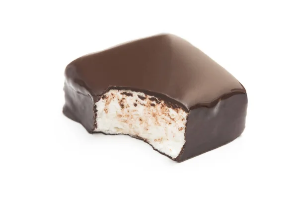 Beyaz Arka Planda Izole Edilmiş Çikolatalı Sufle Şekeri — Stok fotoğraf