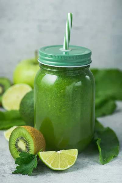 Groene Detox Smoothie Glazen Pot Van Spinazie Kiwi Limoen Avocado — Stockfoto