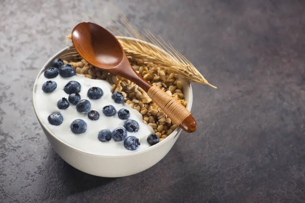 Tigela Granola Crocante Caseira Com Iogurte Mirtilo Fresco Sementes Trigo — Fotografia de Stock